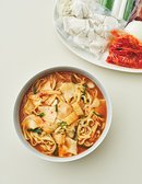 [하루한킷] 김치 수제비 칼국수