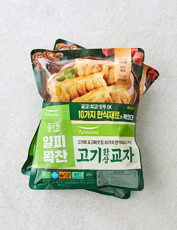 식감 있게 썬 국내산 돼지고기와 표고, 부추가 가득 들어간