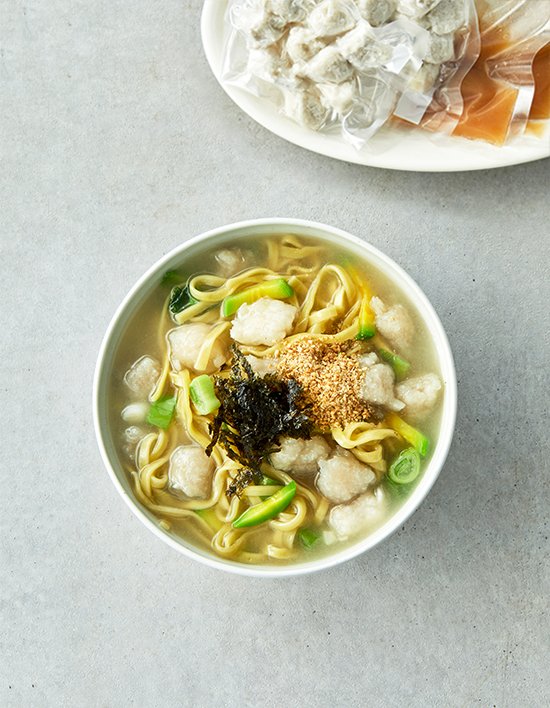 [시골보쌈과 감자옹심이] 감자 옹심이 칼국수 (2인분)