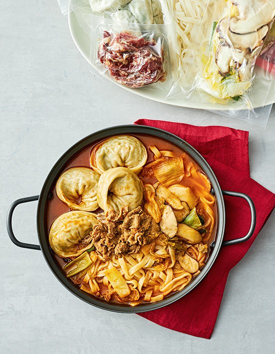 [사리원] 얼큰 소불고기 왕만두 전골