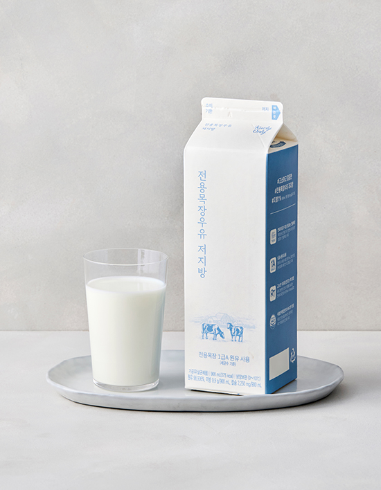 연세우유 x 마켓컬리] 저지방 전용목장 우유 900mL - 마켓컬리